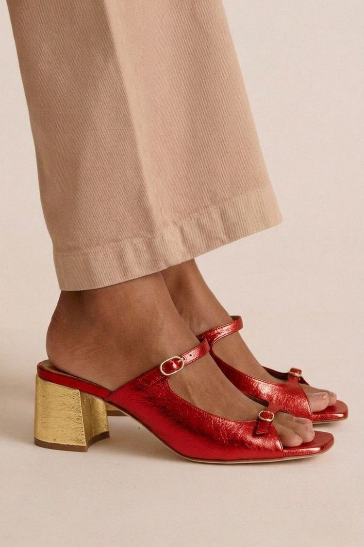 Red / 12